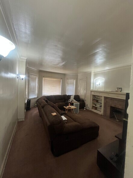 7951 S Burnham Ave, Chicago, IL à vendre - Photo du bâtiment - Image 3 de 15