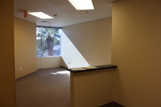 2501 N Green Valley Pky, Henderson, NV for lease Interior Photo- Image 2 of 4