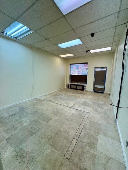 3310 31st Ave, Astoria, NY for lease - Building Photo - Image 3 of 9