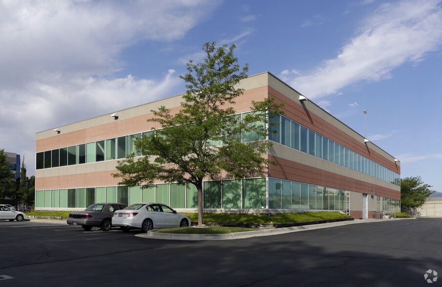 65 E Wadsworth Park Dr, Draper, UT for lease - Building Photo - Image 2 of 5