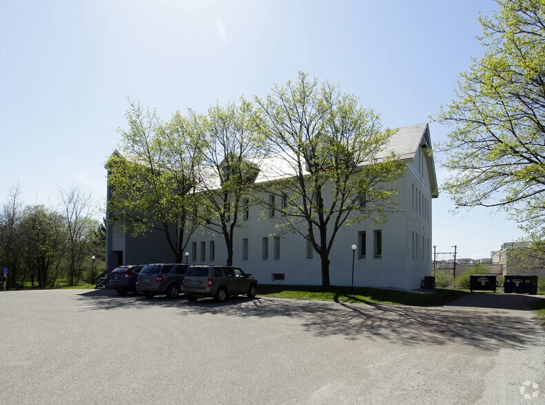 5138 Shelburne Rd, Shelburne, VT à vendre - Photo du bâtiment - Image 2 de 19