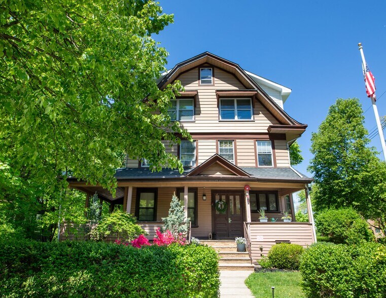 490 Broad Ave, Leonia, NJ à vendre - Photo du bâtiment - Image 1 de 6