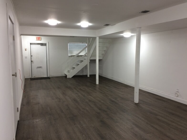 2758 Old Okeechobee Rd, West Palm Beach, FL for lease - Interior Photo - Image 3 of 10