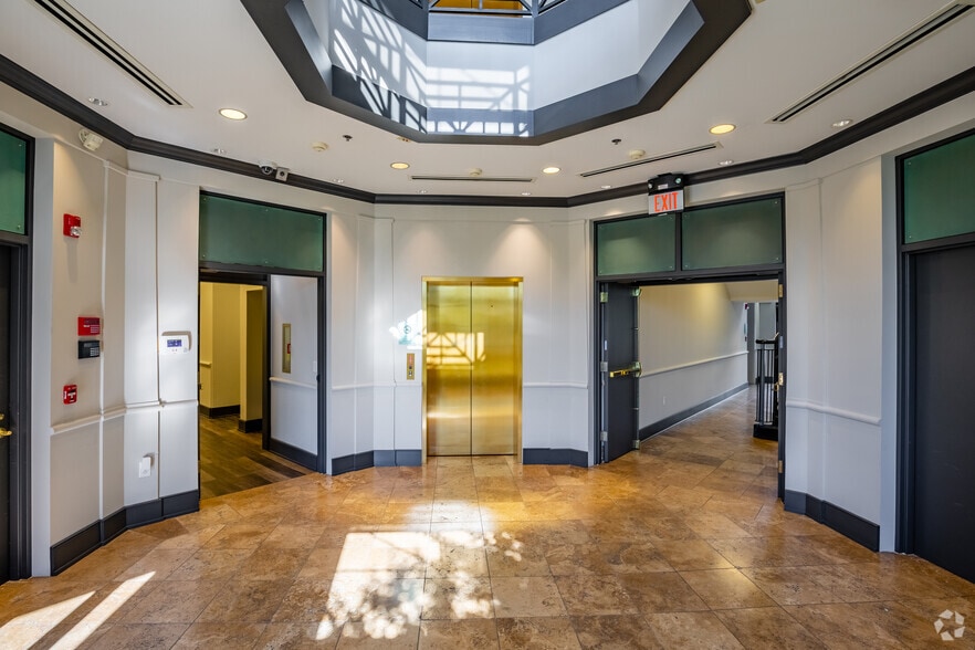 1612 Westgate Cir, Brentwood, TN à louer - Hall d’entrée - Image 2 de 7