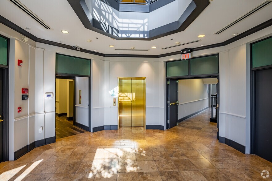 1612 Westgate Cir, Brentwood, TN à louer - Hall d’entrée - Image 2 de 45