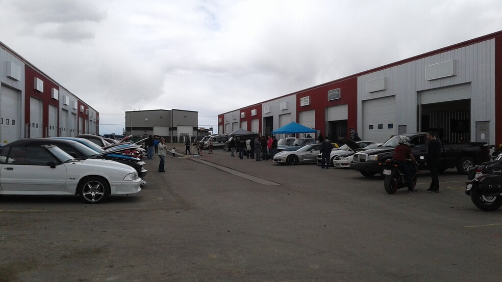 285127 Frontier Rd, Calgary, AB for lease - Building Photo - Image 3 of 8