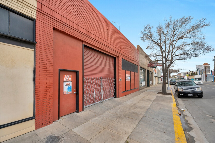 635 Broadway St, Fresno, CA for lease - Building Photo - Image 2 of 8