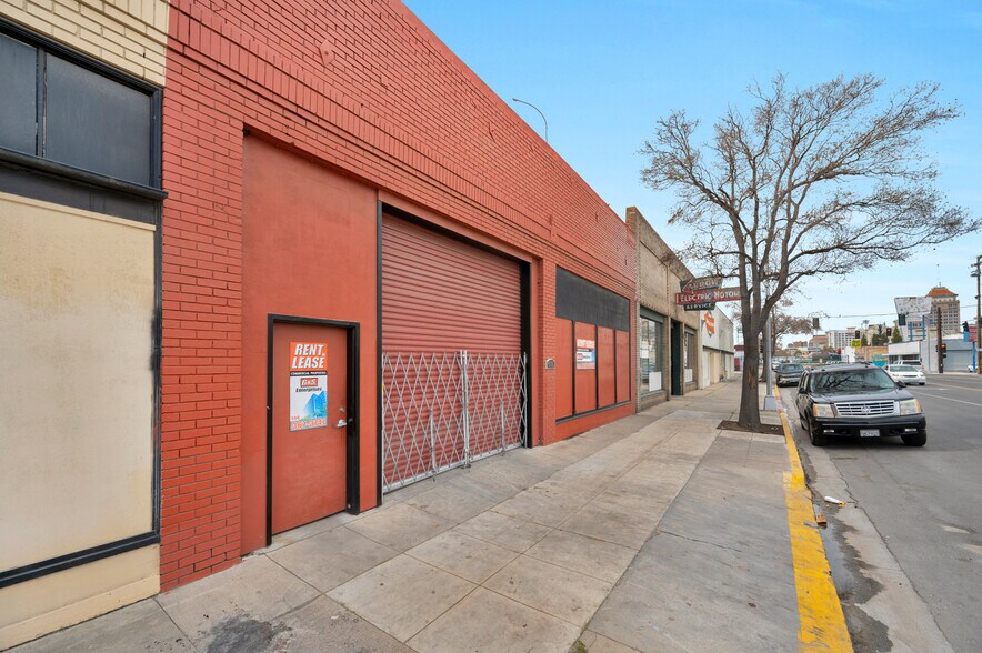 635 Broadway St, Fresno, CA à louer - Photo du bâtiment - Image 2 de 8