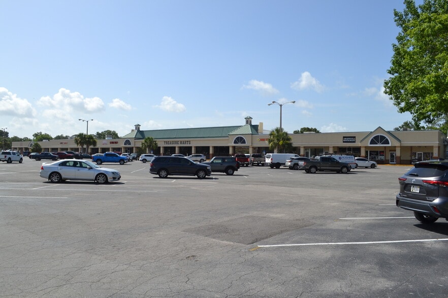 2700-2738 W Old Highway 441, Mount Dora, FL for sale - Building Photo - Image 3 of 5