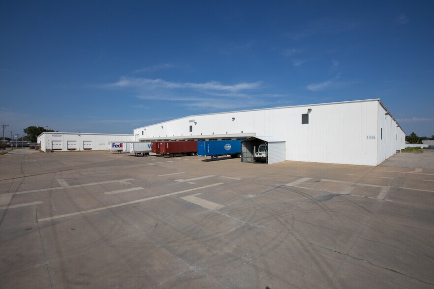 1445 Saline St, North Kansas City, MO for sale - Building Photo - Image 1 of 12