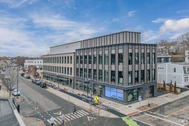 Plus de détails pour 599 Somerville Ave, Somerville, MA - Local d'activités à louer