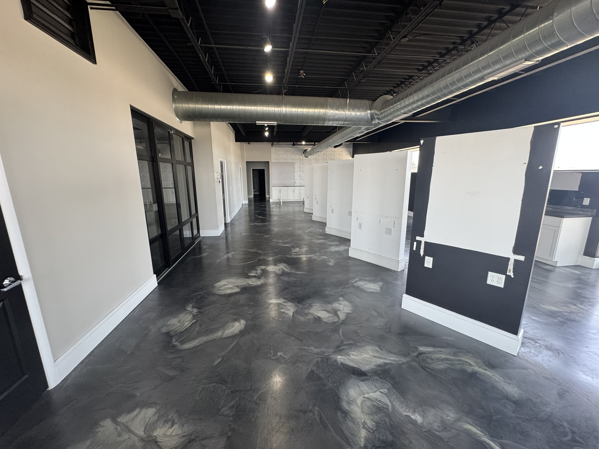 160 E Main St, Decatur, IL for lease Building Photo- Image 1 of 13