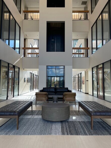 5870 Highway 6 N, Houston, TX à louer - Hall d’entrée - Image 2 de 5