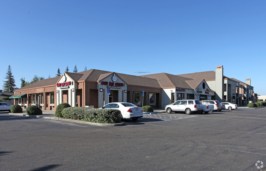 1420 W Kettleman Ln, Lodi, CA for lease - Primary Photo - Image 1 of 3