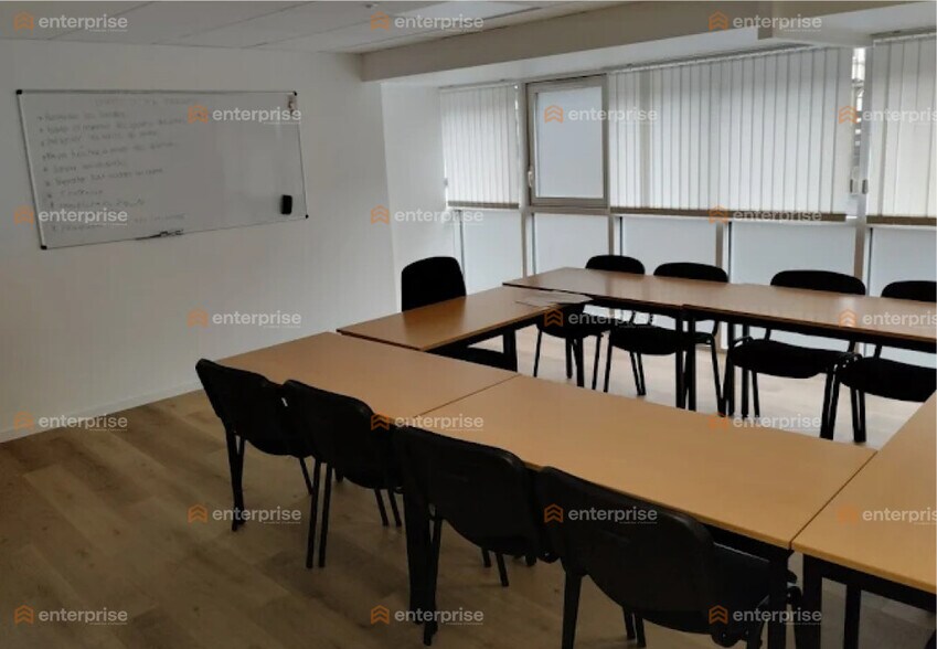 Office in Lille for lease - Interior Photo - Image 3 of 4
