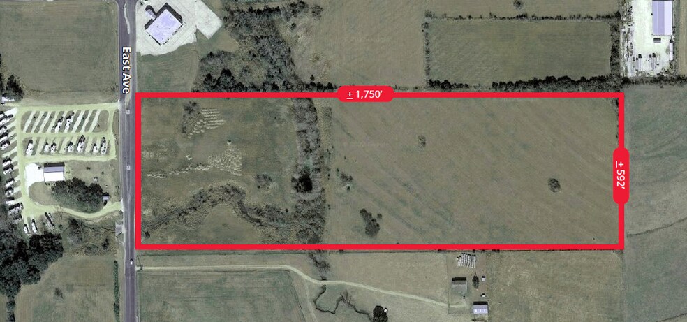 East Ave, Schulenburg, TX à vendre - Photo du bâtiment - Image 2 de 4