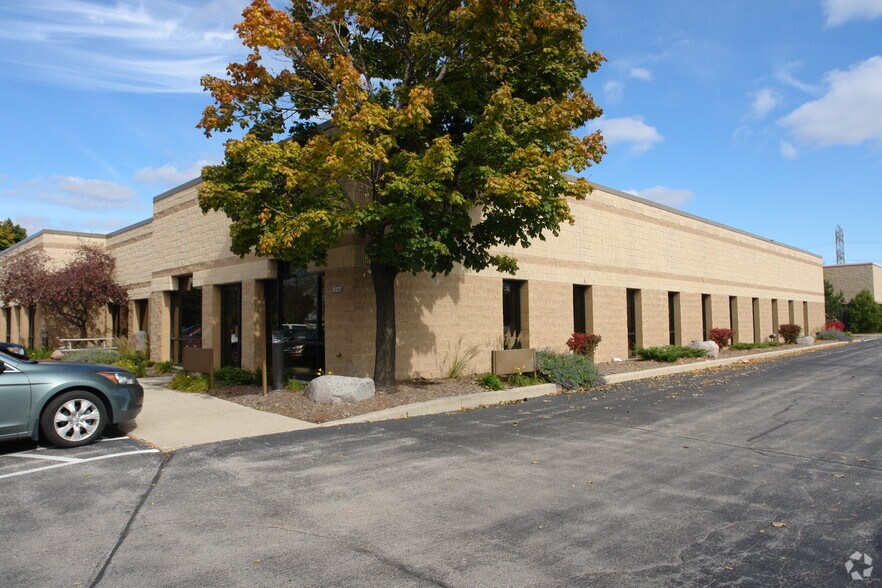 11548 W Theodore Trecker Way, Milwaukee, WI à louer - Photo du bâtiment - Image 2 de 8