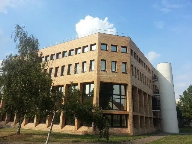 Office in Le Pecq for lease Building Photo- Image 1 of 20