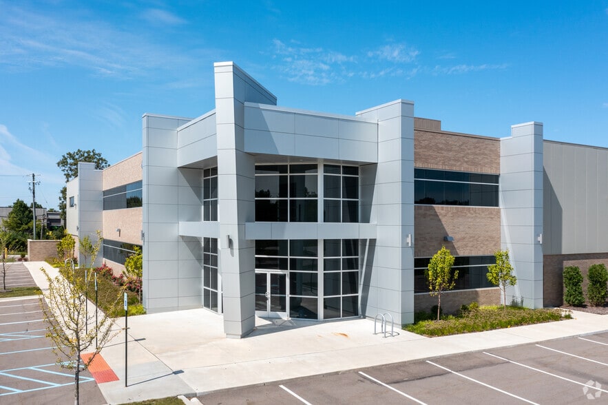 46860 West Rd, Novi, MI for lease - Building Photo - Image 3 of 5