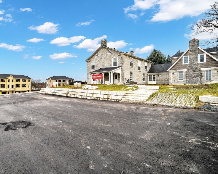 780 Garden St, Whitby, ON for sale - Building Photo - Image 2 of 27