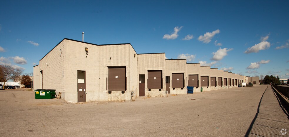 110 W Beaver Creek Rd, Richmond Hill, ON à louer - Photo du bâtiment - Image 2 de 10