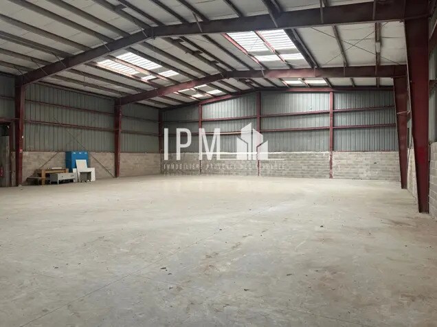 Flex in Aubagne for lease - Interior Photo - Image 3 of 9