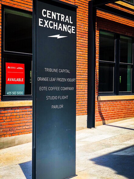 7 NE 6th St, Oklahoma City, OK à louer - Photo du bâtiment - Image 3 de 6