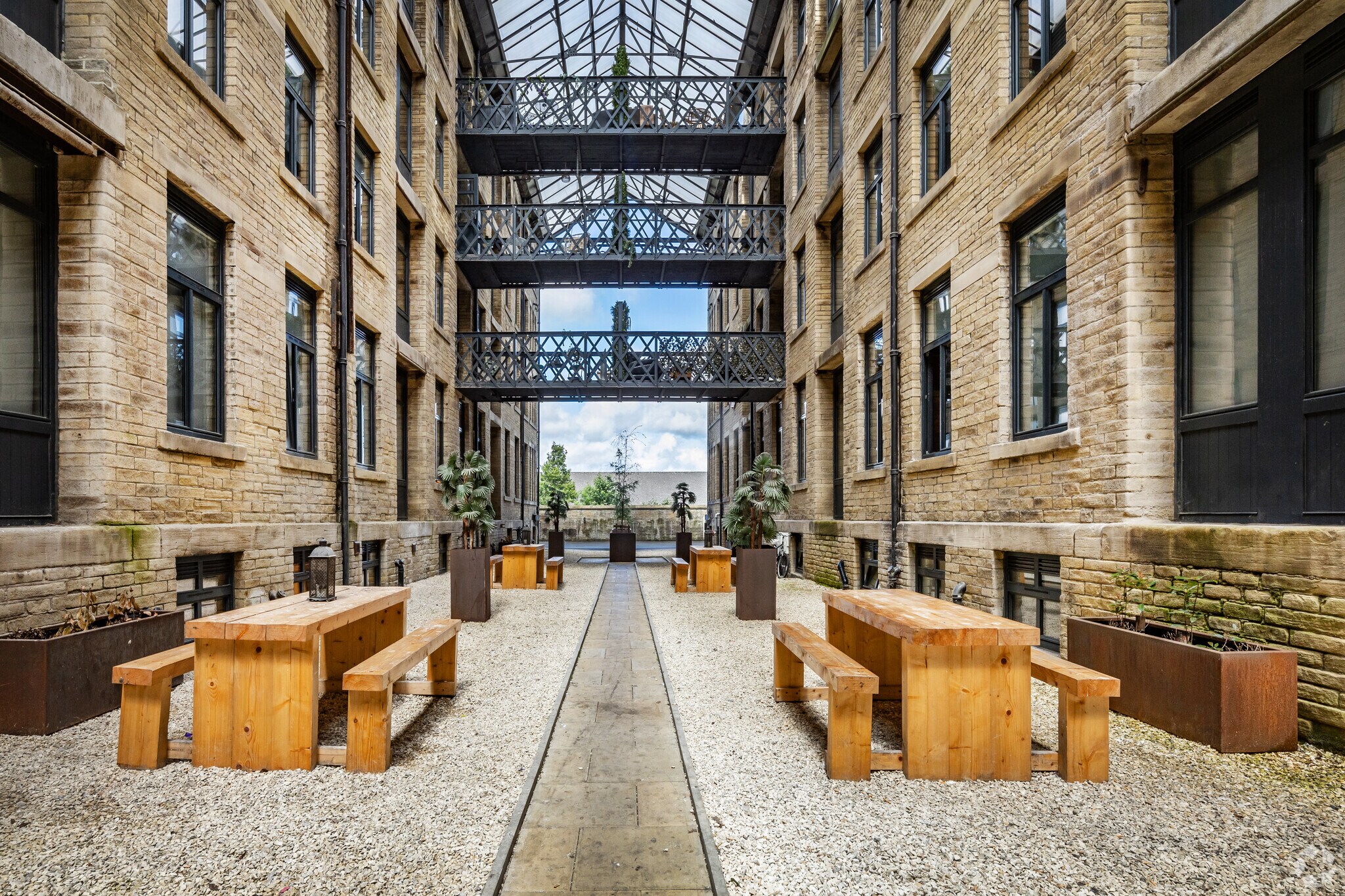 Cape St, Bradford à louer Photo du bâtiment- Image 1 de 29