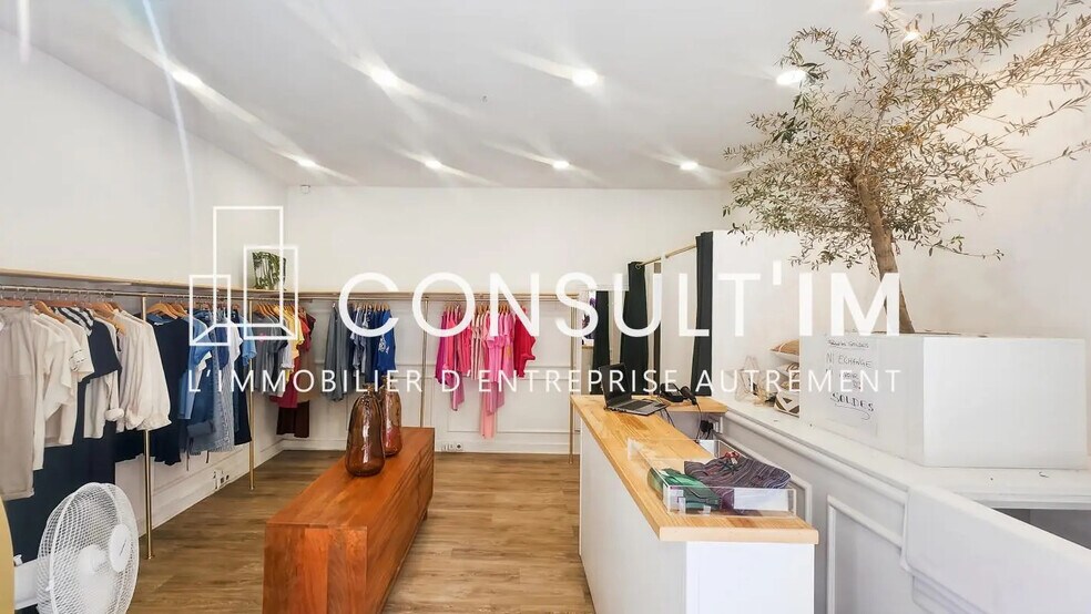 Retail in Neuilly-sur-Seine for lease - Building Photo - Image 2 of 4