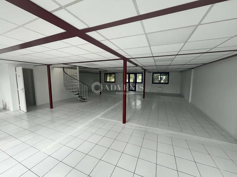 Office in Choisy-le-Roi for lease - Interior Photo - Image 3 of 9