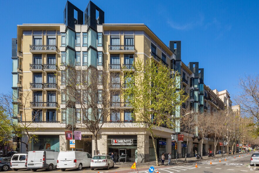 Carrer de la Diputació, 411, Barcelone, Barcelona à louer - Photo du bâtiment - Image 2 de 2