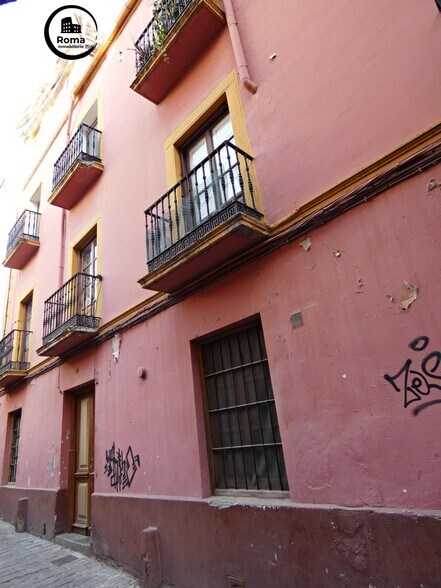 Immeuble residentiel dans Granada à vendre - Photo du bâtiment - Image 2 de 38