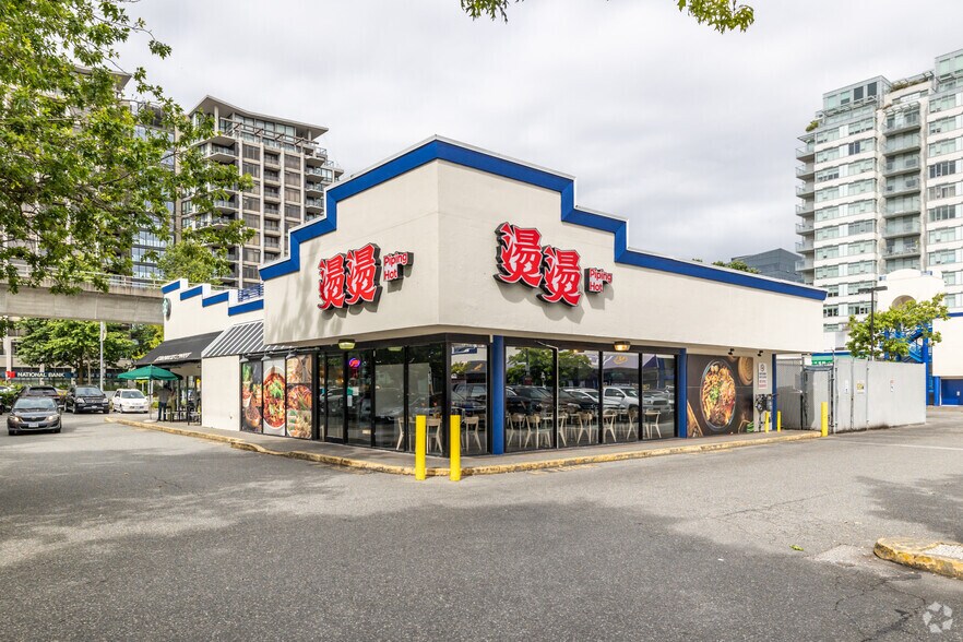 8111-8211 Akroyd Rd, Richmond, BC à louer - Photo du bâtiment - Image 1 de 16