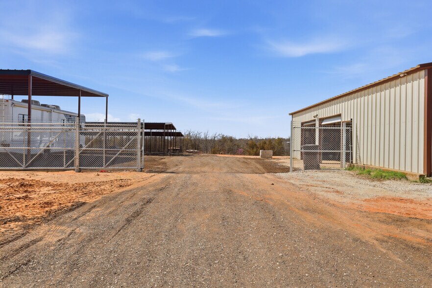 15401 S Peebly Rd, Newalla, OK à louer - Photo du bâtiment - Image 2 de 22