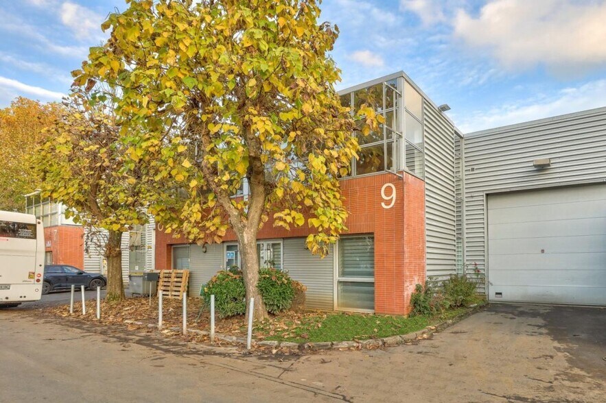 4 Avenue Pierre Salvi, Gonesse for lease - Building Photo - Image 1 of 7