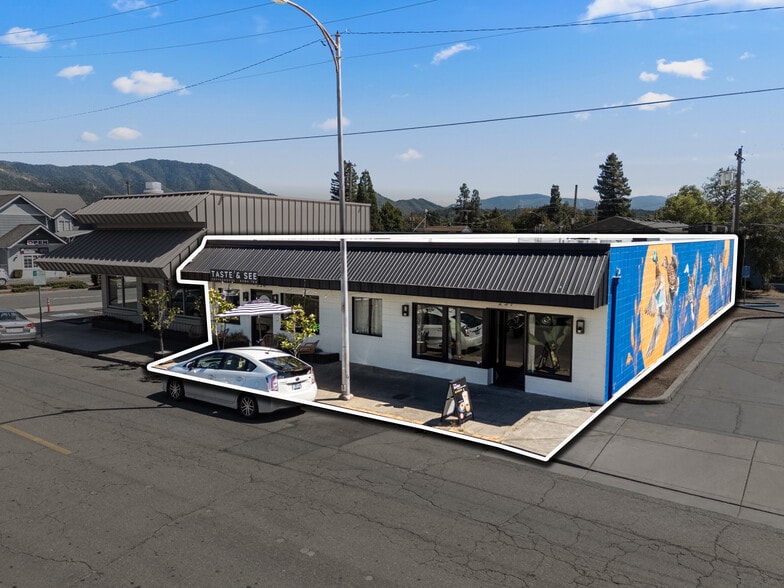 237 SE G St, Grants Pass, OR à vendre - Photo du bâtiment - Image 2 de 34