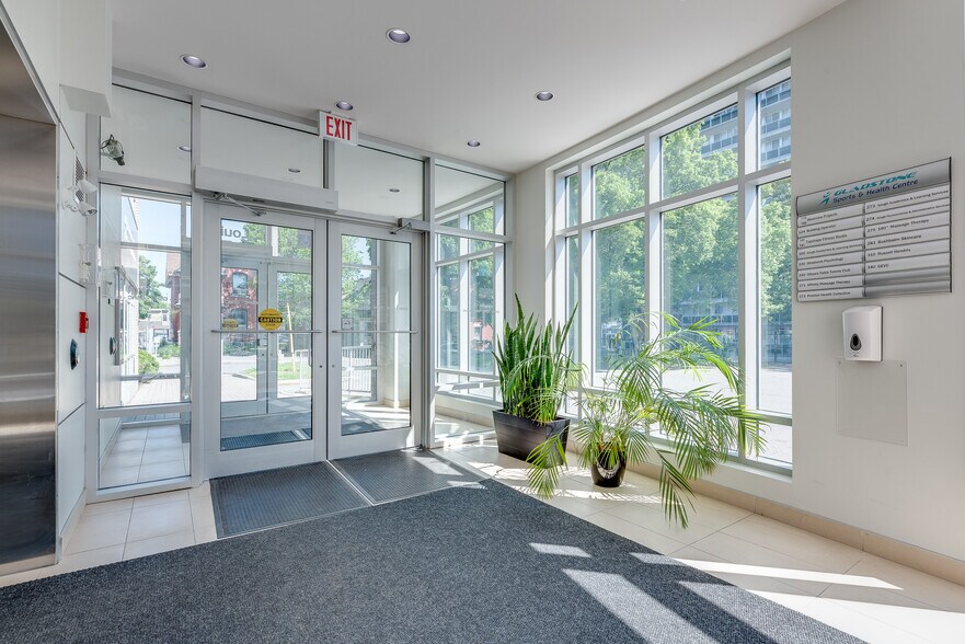 18 Louisa St, Ottawa, ON à louer - Hall d’entrée - Image 2 de 5