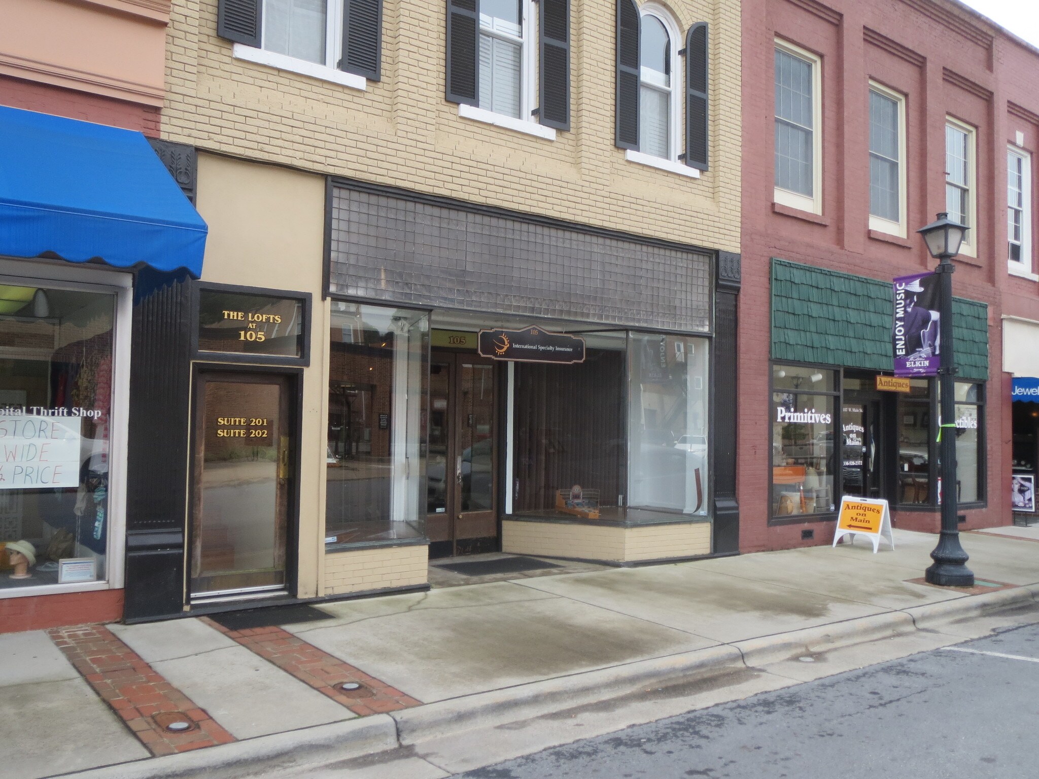 105 W Main St, Elkin, NC à vendre Photo du bâtiment- Image 1 de 1