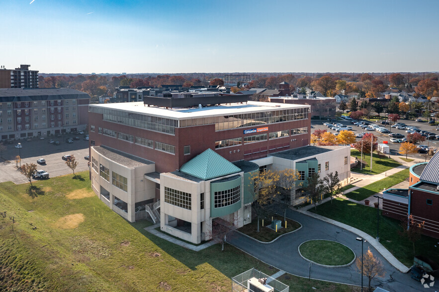 2 City Hall Plz, Rahway, NJ for sale - Aerial - Image 3 of 7