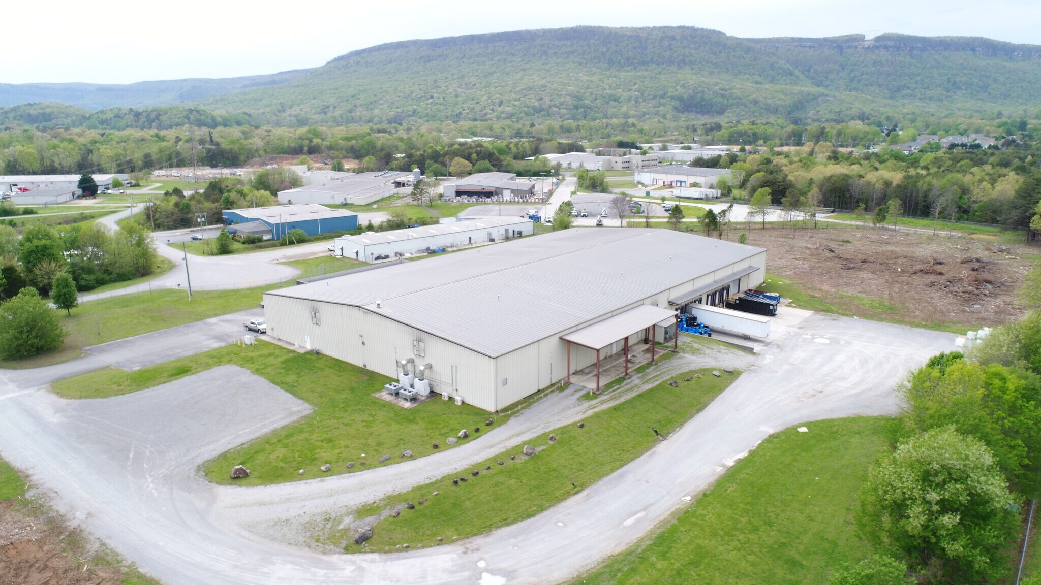 238 Industrial Park Dr, Soddy-Daisy, TN à louer Photo principale- Image 1 de 16