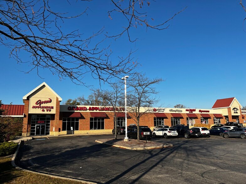 210-240 Peterson Rd, Libertyville, IL à louer - Photo du bâtiment - Image 2 de 5