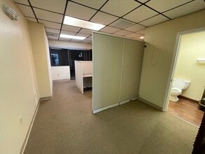 3102 W Waters Ave, Tampa, FL à louer Photo intérieure- Image 2 de 24