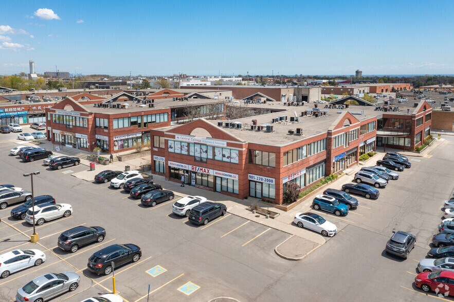 1100 Burnhamthorpe Rd W, Mississauga, ON à louer - Photo du bâtiment - Image 3 de 5
