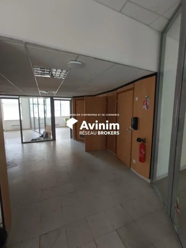 Retail in Nice for lease Interior Photo- Image 1 of 7