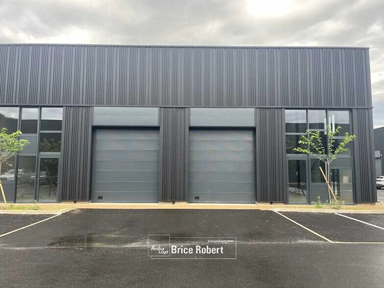 Local d'activités dans Trévoux à vendre - Photo du bâtiment - Image 2 de 6