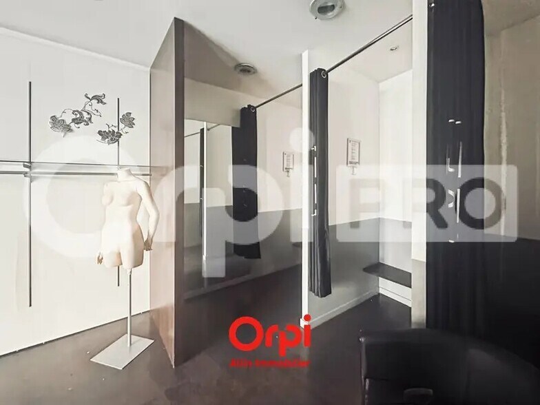 Retail in Montluçon for lease - Interior Photo - Image 3 of 5