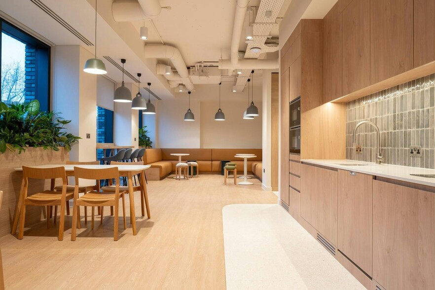 4-10 Pentonville Rd, London for lease - Building Photo - Image 1 of 17