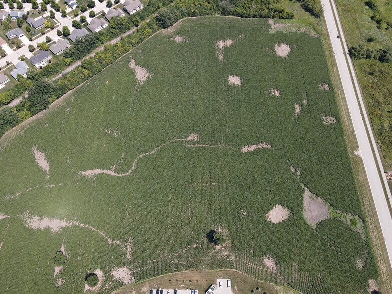 381 Police Memorial Dr, Fond Du Lac, WI for sale - Aerial - Image 3 of 6