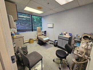 Plus de détails pour 935 Northern Blvd, Great Neck, NY - Bureau à louer