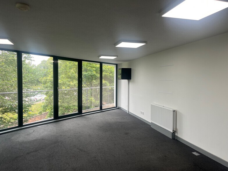 29 Canal St, Glasgow for lease - Building Photo - Image 3 of 4
